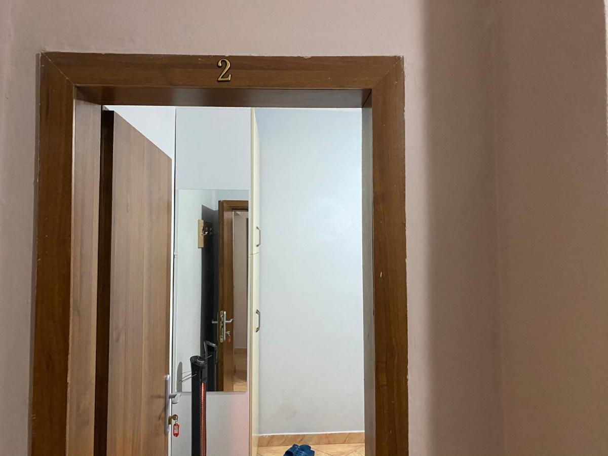 Guesthouse Sense Tirana Eksteriør billede